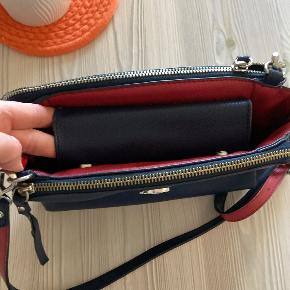 Tommy Hilfiger Navy Red Bag - Picture 4 of 13
